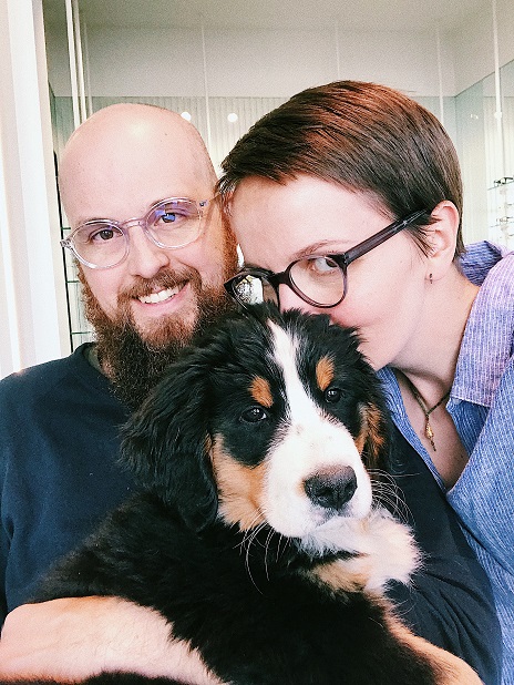 Team Karmoie består av Kirsten, Lars og assistenten Heidi (foran)./